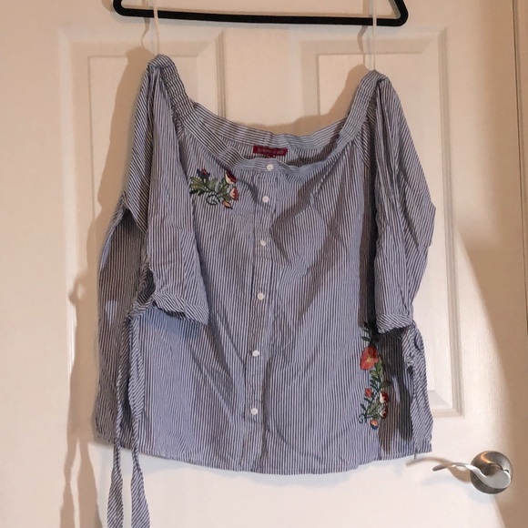 Over the shoulder blouse - Picture 1 of 2